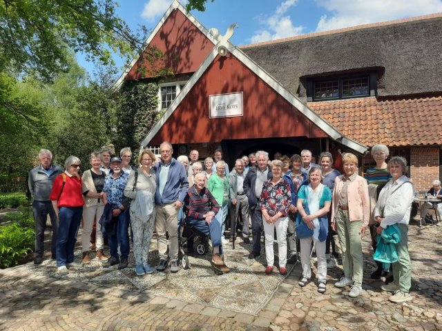 57 Met zn allen op de foto